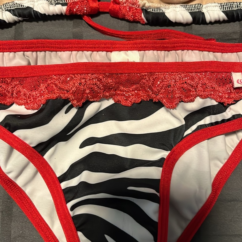 Chynna Dolls Red Zebra scrunch butt with side ties Bikini - Picture 6 of 6